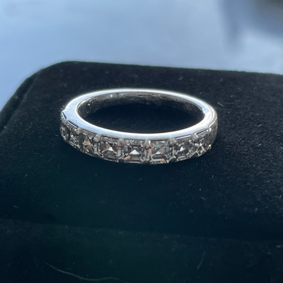 Eight Stone Asscher Diamond Ring In Platinum (1.5Ct. Tw. - H-I / SI1-SI2). - Picture 5 of 6